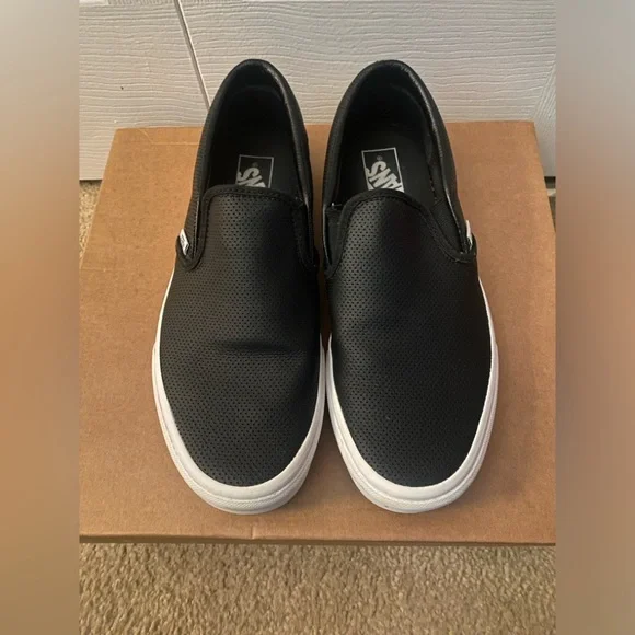 🖤Worn Once! Black Leather Slip-On Vans- M8.5/W10🖤 - Picture 4 of 7
